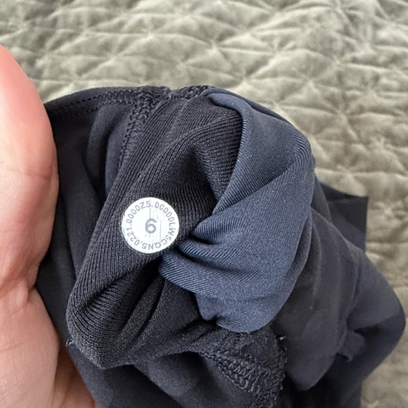 Lululemon Align High Rise Dark Camo Leggings 25" black gray size 6 - Picture 7 of 9